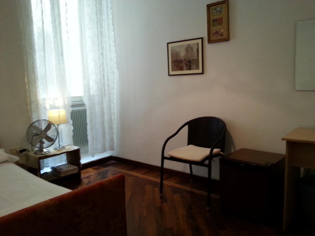 Hard Rock Rooms Roma Phòng bức ảnh