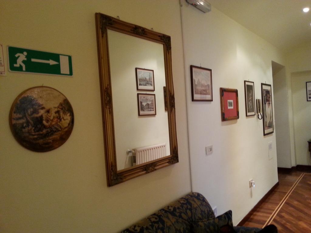Hard Rock Rooms Roma Phòng bức ảnh